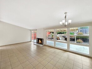 3585 Dorchester Dr in San Diego, CA - Building Photo - Building Photo