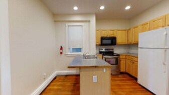 15 Linden St, Unit #2 in Boston, MA - Building Photo