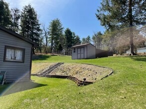 4314 Tadpole Rd in Pennsylvania Furnace, PA - Foto de edificio - Building Photo