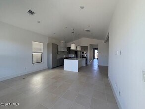 1083 E Zion Way in Chandler, AZ - Building Photo - Building Photo
