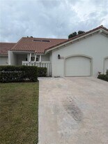 21601 Coronado Ave in Boca Raton, FL - Building Photo