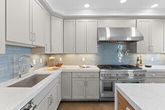 333 W 3rd St in Boston, MA - Building Photo - Building Photo