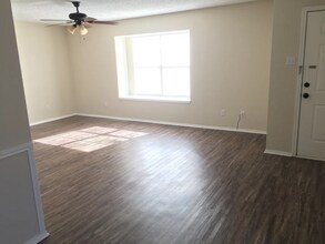 306 Williams Rd in Lorena, TX - Building Photo - Building Photo