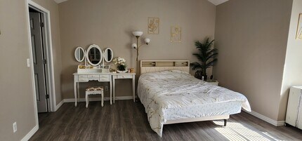 7869 Ambassador Dr in Shelby Township, MI - Building Photo - Building Photo