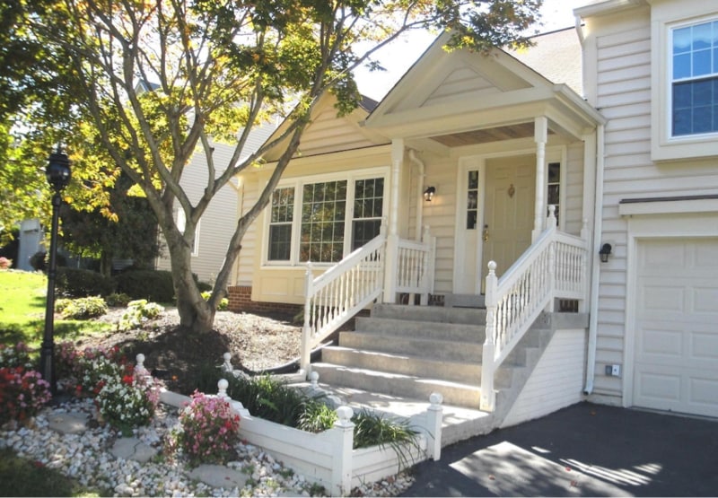 12324 Knightsbridge Dr in Woodbridge, VA - Building Photo