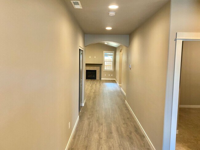 61357 SE Matthew St in Bend, OR - Building Photo - Building Photo