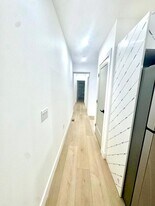 828 E Woodlawn St in Philadelphia, PA - Building Photo