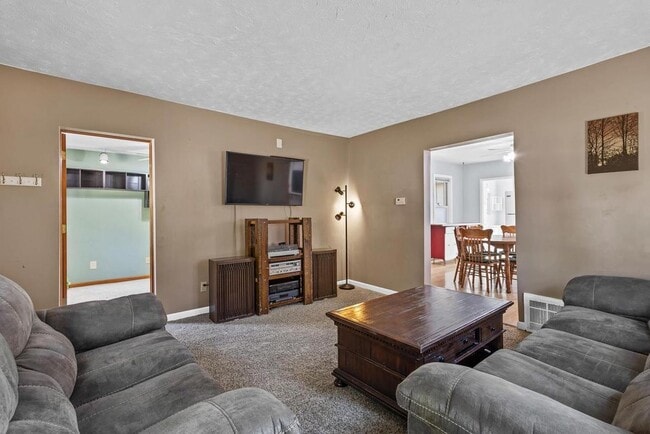 1025 W 8th St in Appleton, WI - Foto de edificio - Building Photo