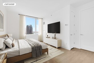 519-19 Borden Ave in Queens, NY - Building Photo - Building Photo