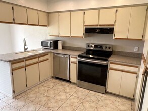 853 Banks St NW in Palm Bay, FL - Building Photo - Building Photo