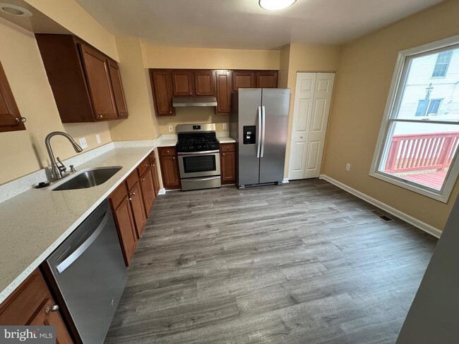 6605 Huntshire Dr in Elkridge, MD - Building Photo - Building Photo