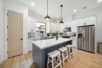2331 Eagle St in Houston, TX - Building Photo - Building Photo