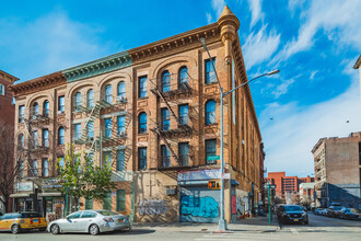 517 Courtlandt Ave in Bronx, NY - Building Photo - Building Photo