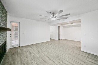 1075 E Chandler Blvd in Chandler, AZ - Building Photo - Building Photo