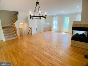 10496 Courtney Dr in Fairfax, VA - Building Photo - Building Photo