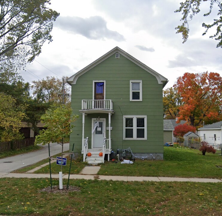921 N Maple Ave in Green Bay, WI - Building Photo
