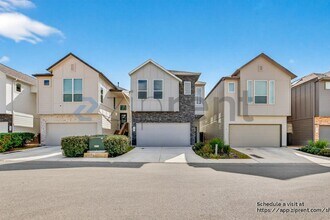 8851 Oakland Rd in San Antonio, TX - Building Photo - Building Photo