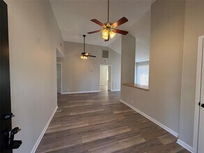 601 Valley St in San Marcos, TX - Building Photo - Building Photo