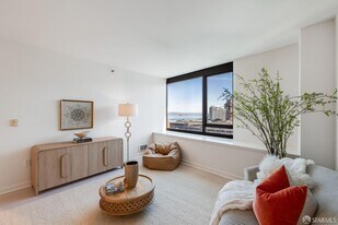 260 King St in San Francisco, CA - Building Photo