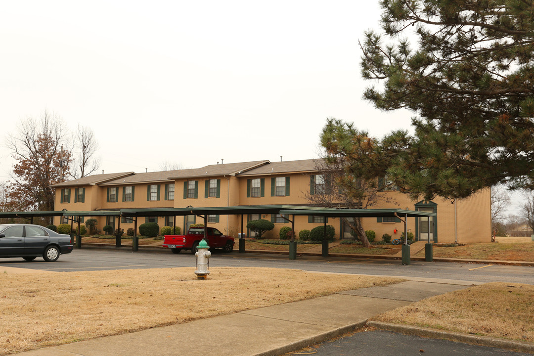 Persimmon Place Apartments in Rogers, AR - Building Photo