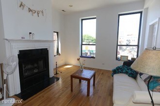 1753 W Chicago Ave-Unit -Unit 2 in Chicago, IL - Building Photo - Building Photo