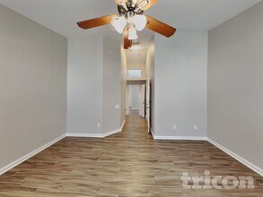 12429 Cedarfield Dr in Riverview, FL - Foto de edificio - Building Photo