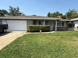 5331 Constellation Way in Sacramento, CA - Building Photo