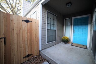 6324 Winton St in Dallas, TX - Building Photo