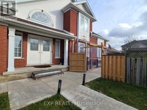 12 Peer Dr in Guelph, ON - Building Photo - Building Photo