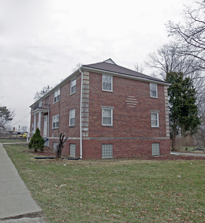 2244 Rugby Rd in Dayton, OH - Building Photo