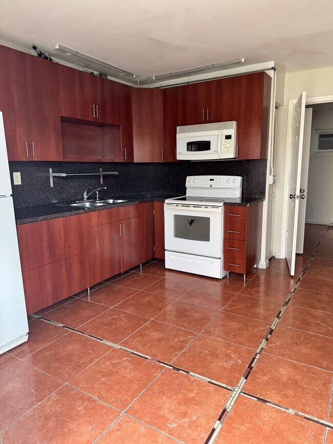 101 NE 41 St #C-48 C in Oakland Park, FL - Building Photo - Building Photo