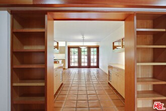 5942 Paseo Cyn Dr in Malibu, CA - Foto de edificio - Building Photo