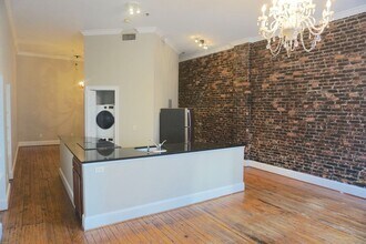 104 Montgomery St in Savannah, GA - Building Photo - Building Photo