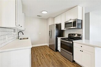 2809 N Turnbull Dr in Metairie, LA - Foto de edificio - Building Photo