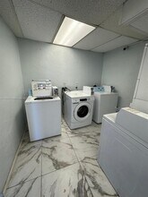 11 SW 52nd Ave in Coral Gables, FL - Building Photo - Building Photo