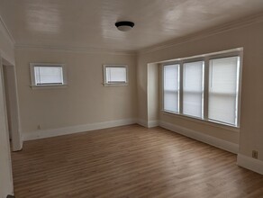 2600 N 50th St-Unit -2602 N 50th St Upper in Milwaukee, WI - Building Photo - Building Photo