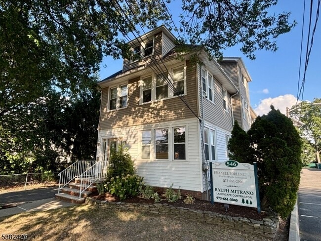 546 Washington Ave in Nutley, NJ - Building Photo - Building Photo