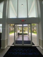 490 NW 165th St in Miami, FL - Building Photo - Building Photo