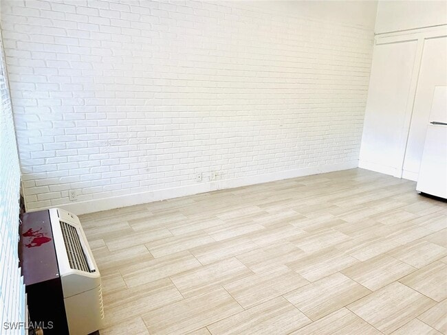 4050 Golden Gate Pkwy in Naples, FL - Building Photo - Building Photo