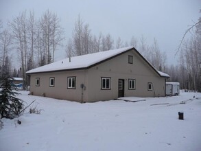 2392 Edsson Ave in North Pole, AK - Building Photo - Building Photo