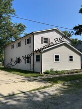 8040 Maple St, Unit A in Swartz Creek, MI - Building Photo - Building Photo