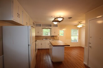 1210 Graham Dr in Tyler, TX - Building Photo - Building Photo