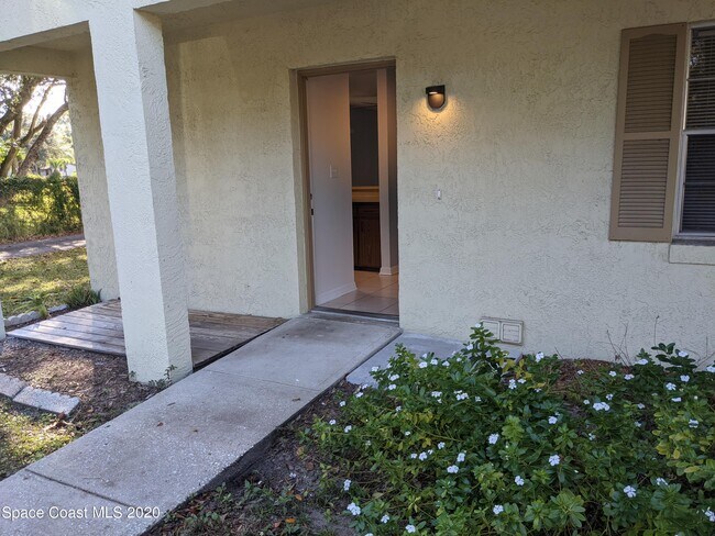 221 Knox McRae Dr in Titusville, FL - Building Photo - Building Photo