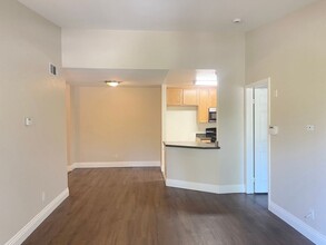 2400 Del Mar Way in Corona, CA - Building Photo - Building Photo