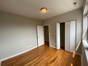 4817 N Christiana Ave, Unit 1W in Chicago, IL - Foto de edificio - Building Photo