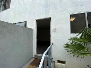 11948 Darlington Avenue #3 Los Angeles in Los Angeles, CA - Building Photo - Building Photo