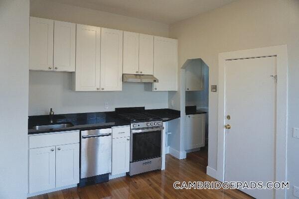116 Willow St in Cambridge, MA - Building Photo - Building Photo