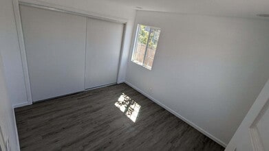 11837 Daphne Ave in Hawthorne, CA - Building Photo - Building Photo