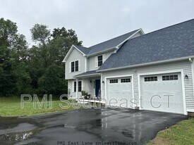 23 Quakertown Mdws in Ledyard, CT - Building Photo