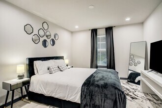 3448 Elgin St in Houston, TX - Building Photo - Building Photo